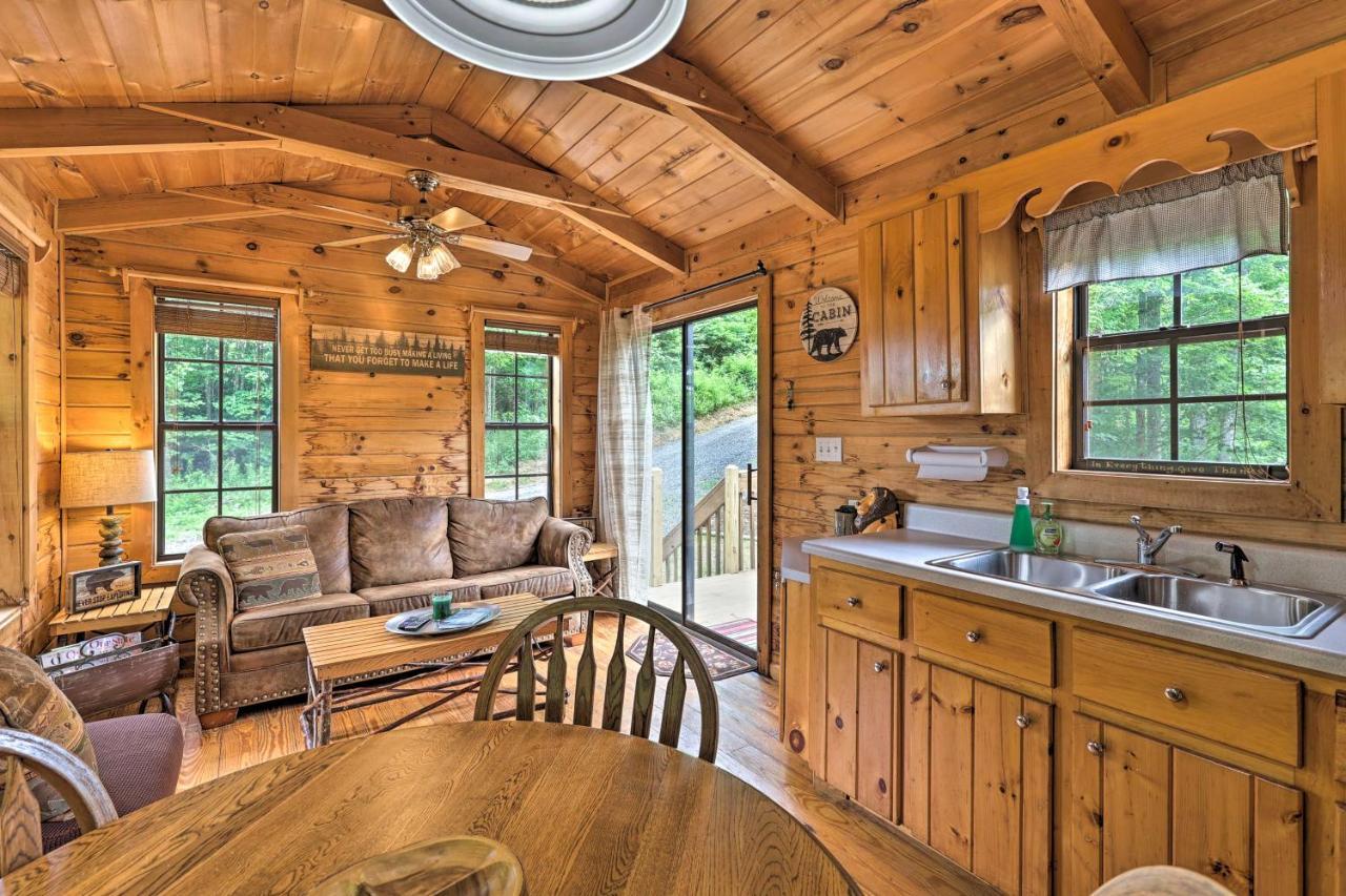 Quaint Log Cabin With Views Near West Jefferson Warrensville Ngoại thất bức ảnh