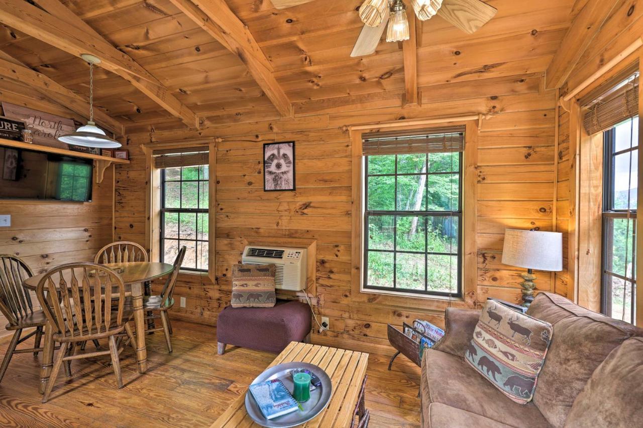 Quaint Log Cabin With Views Near West Jefferson Warrensville Ngoại thất bức ảnh