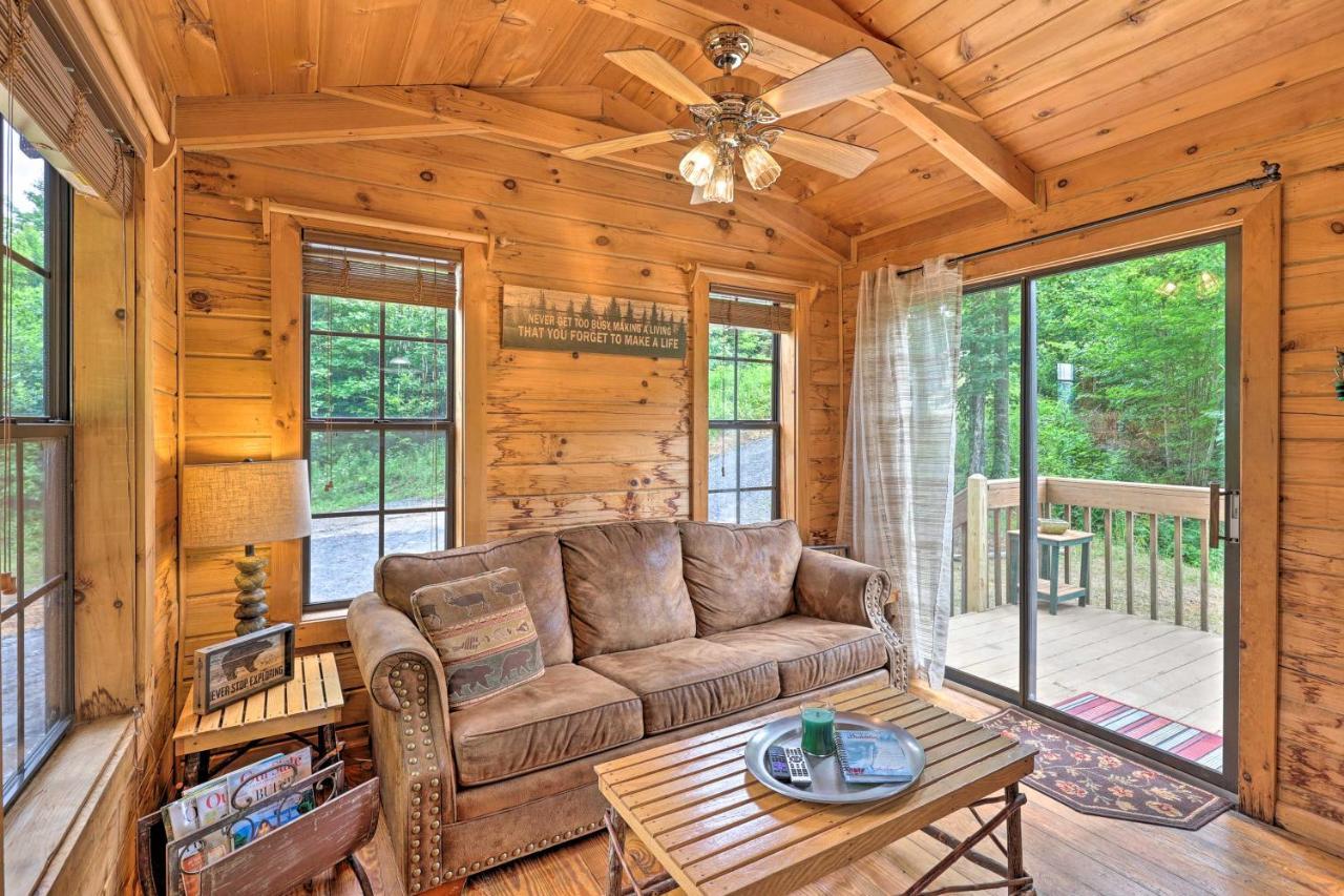 Quaint Log Cabin With Views Near West Jefferson Warrensville Ngoại thất bức ảnh