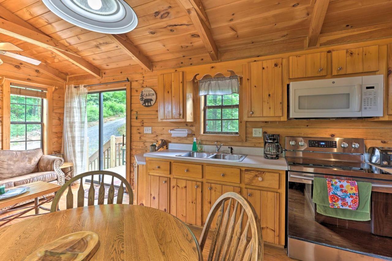 Quaint Log Cabin With Views Near West Jefferson Warrensville Ngoại thất bức ảnh