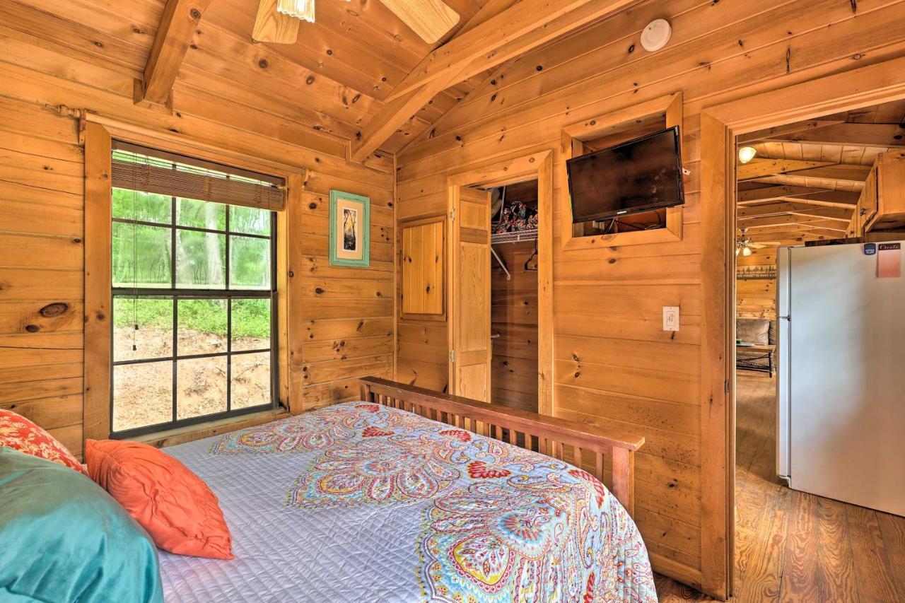 Quaint Log Cabin With Views Near West Jefferson Warrensville Ngoại thất bức ảnh