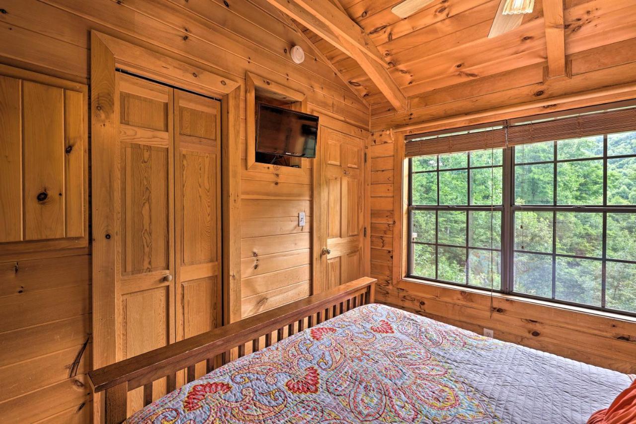 Quaint Log Cabin With Views Near West Jefferson Warrensville Ngoại thất bức ảnh