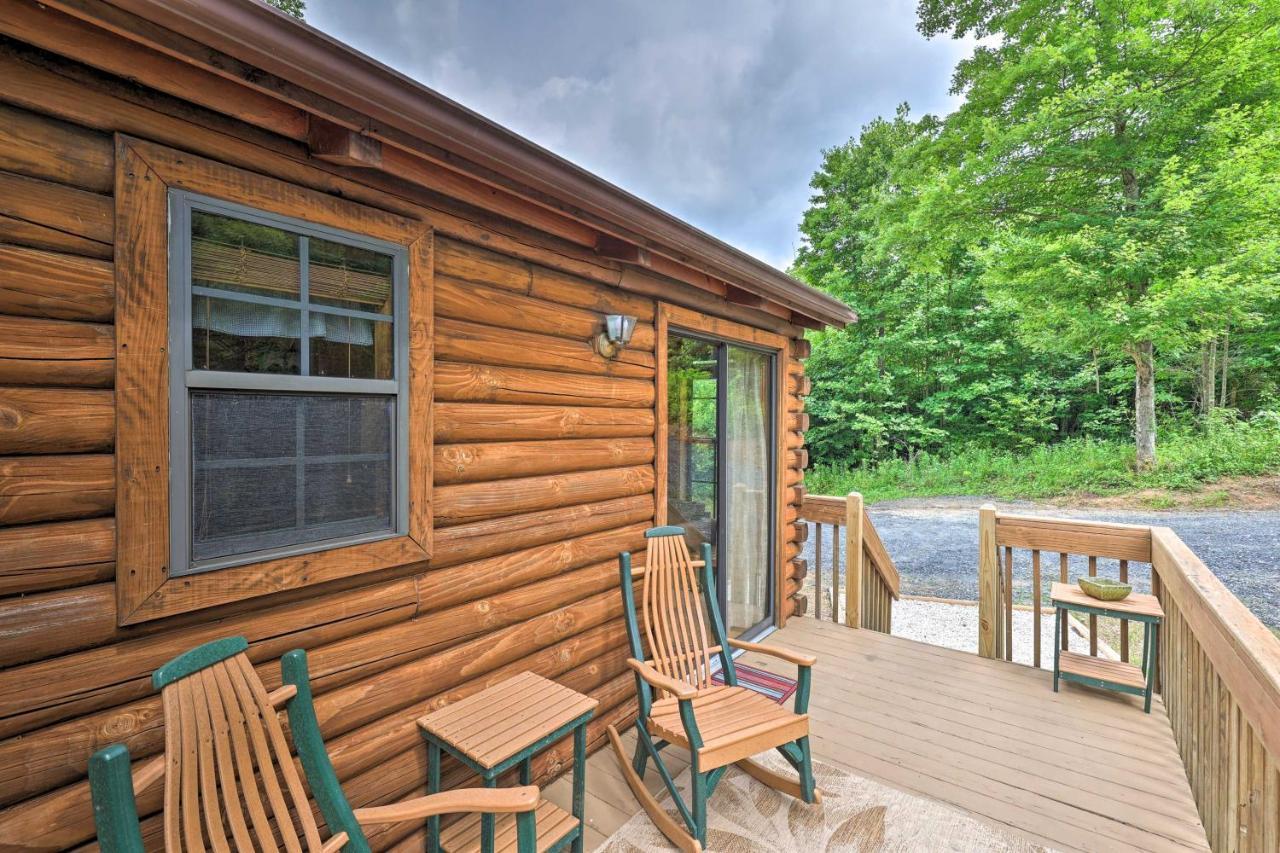 Quaint Log Cabin With Views Near West Jefferson Warrensville Ngoại thất bức ảnh
